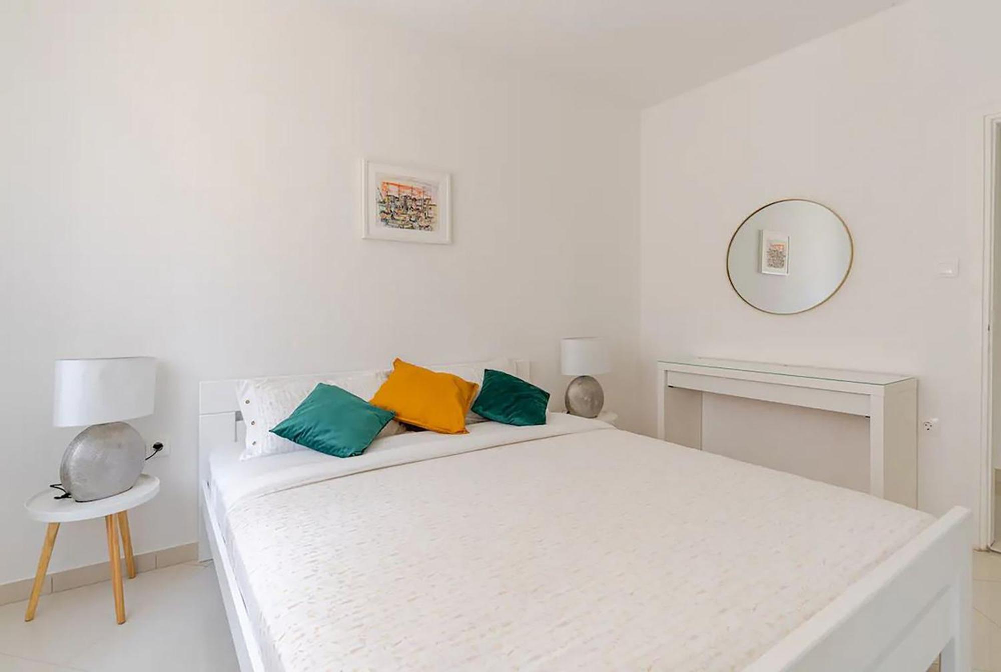 פורץ Apartments Maras מראה חיצוני תמונה