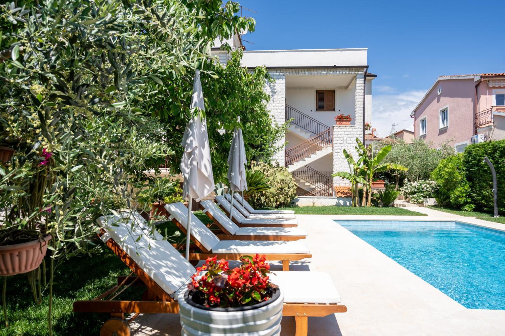 פורץ Apartments Maras מראה חיצוני תמונה