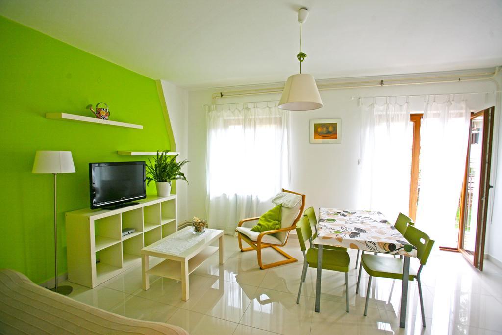 פורץ Apartments Maras חדר תמונה
